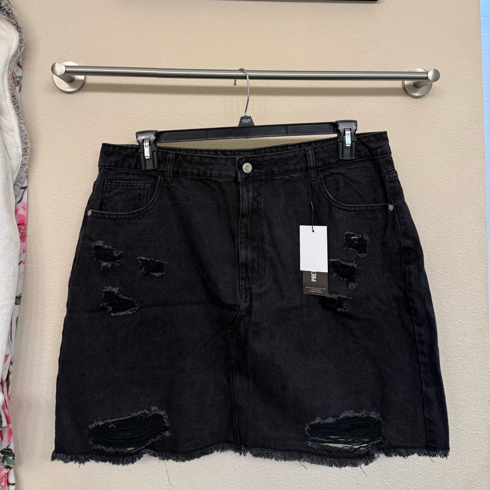 🎉🎉PLT Plus Charcoal Denim Skirt
